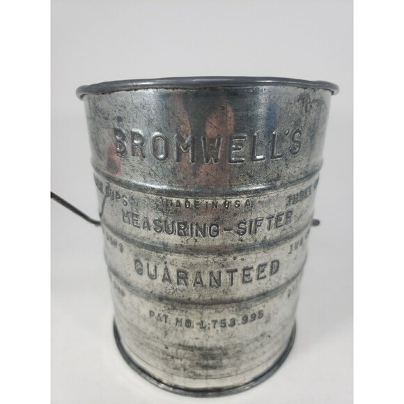 Vintage Bromwell's 3 Cup Measuring Sifter Red Wood Handle USA Farmhouse Decor - Picture 2 of 12